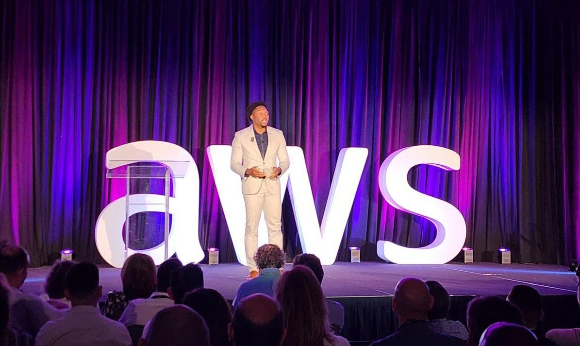 During his keynote speech, Erick Gavin of Venture Miami shares advice and support with Startups: “Take advantage of diving into AWS events and resources.”