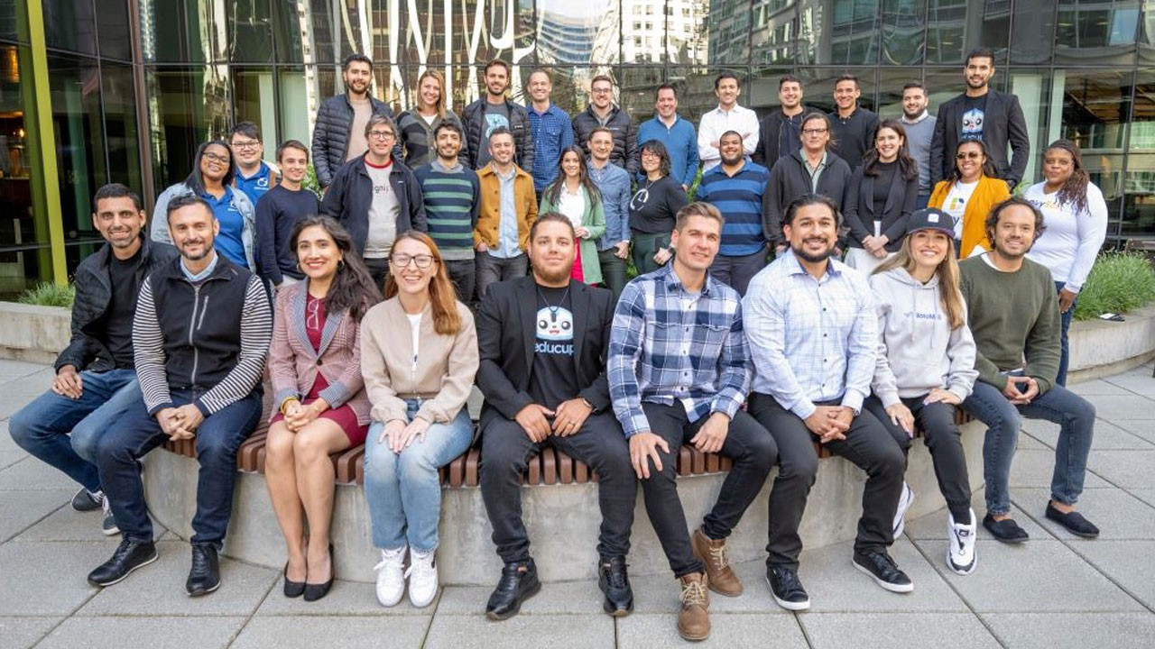 Presentación de las startups seleccionadas para la promoción de fundadores latinos de AWS Impact Accelerator